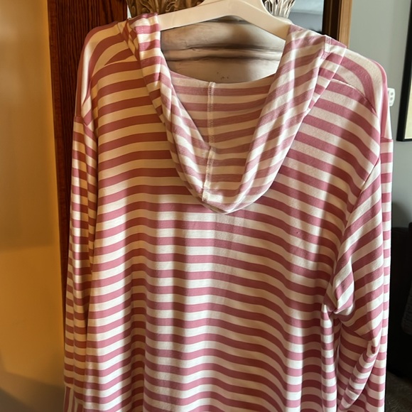 Hooded top for women - Picture 3 of 3